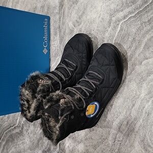 Columbia Women's Black Winter Boots